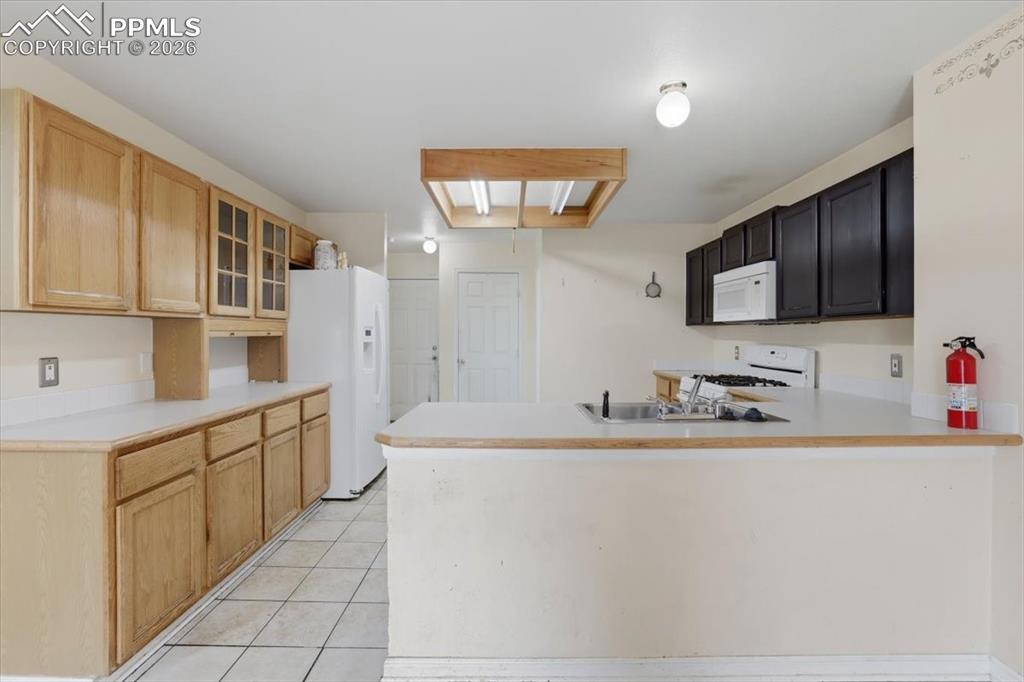 Image 14 of 38: Kitchen