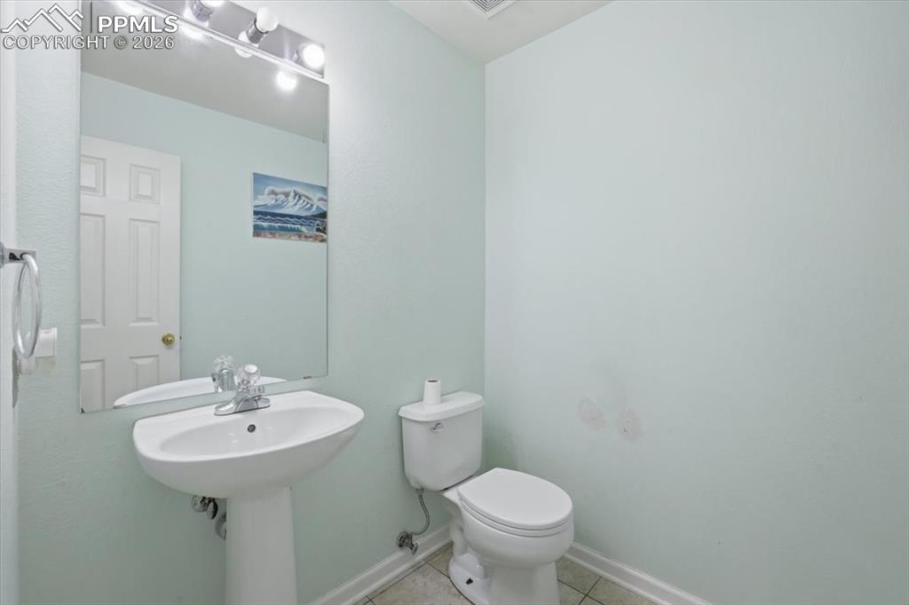 Image 31 of 38: Bathroom