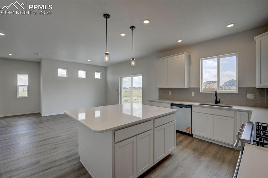 Image 9 of 19: Kitchen