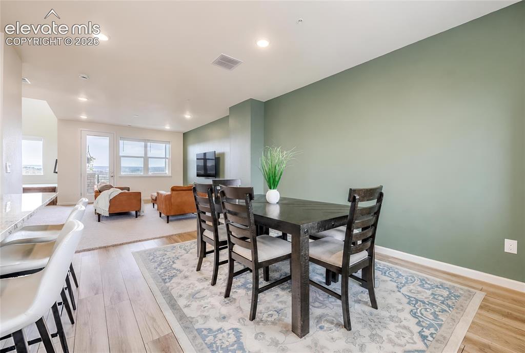 Image 6 of 39: Dining Area