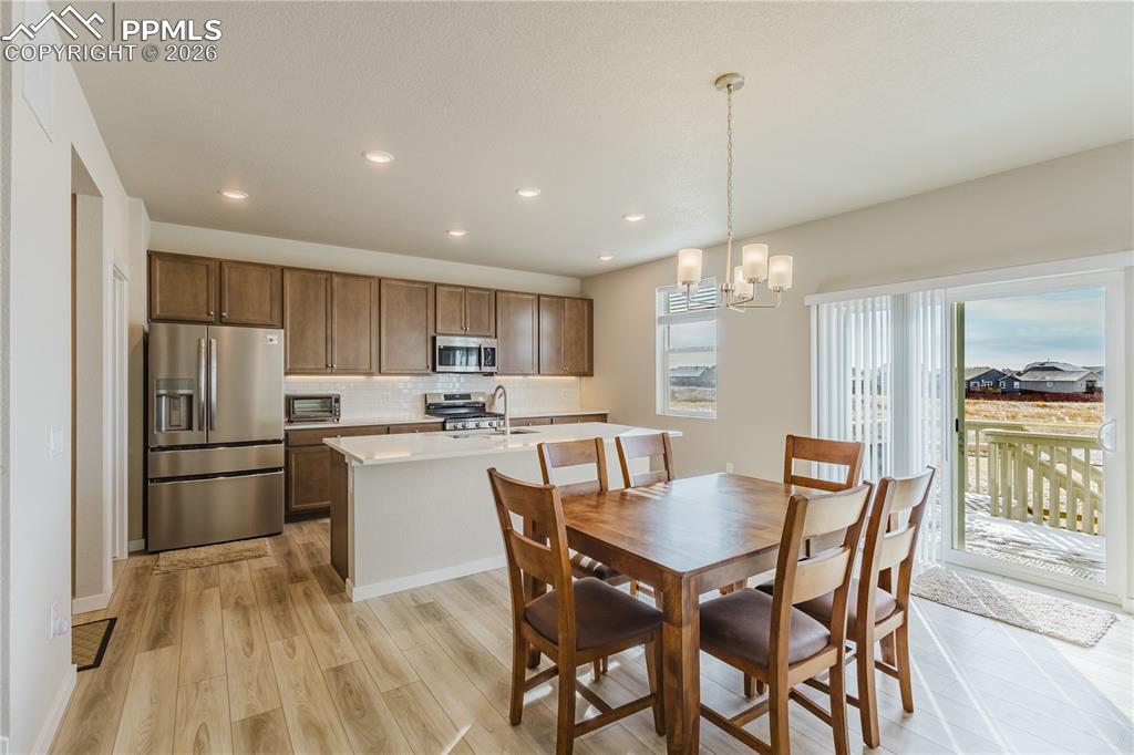 Image 10 of 43: Dining Area