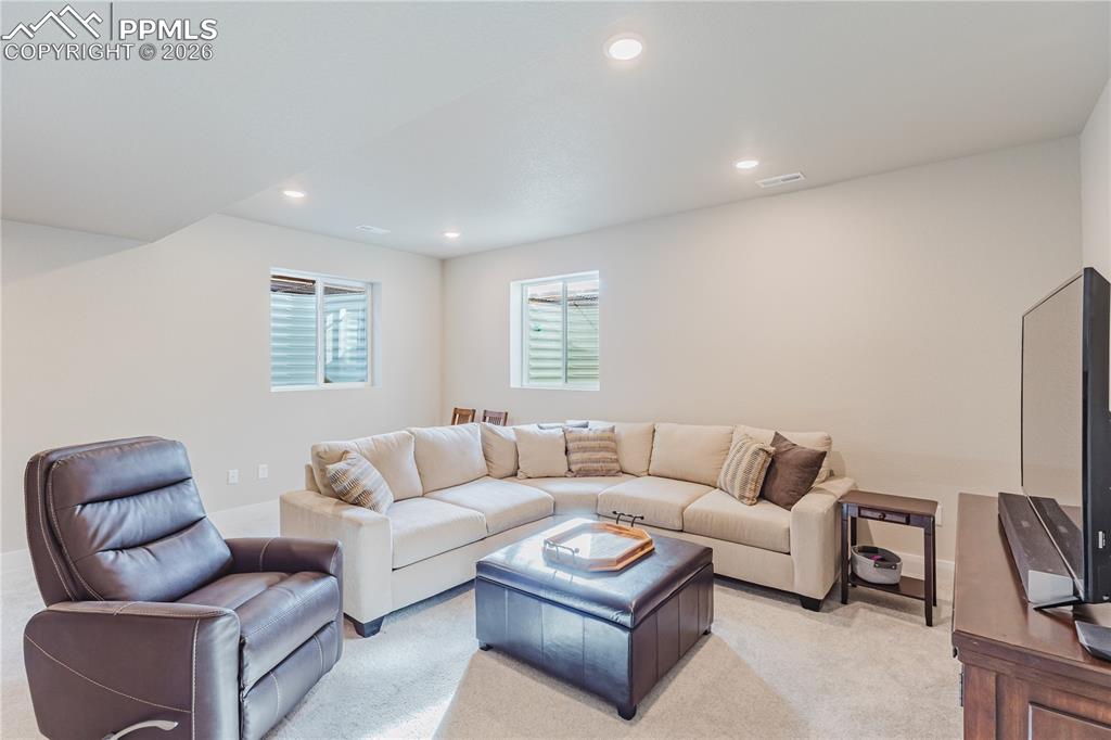 Image 29 of 43: Living Room