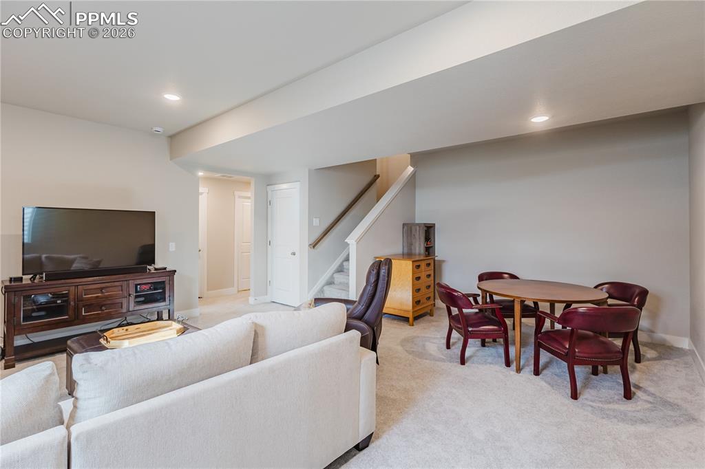 Image 32 of 43: Living Room