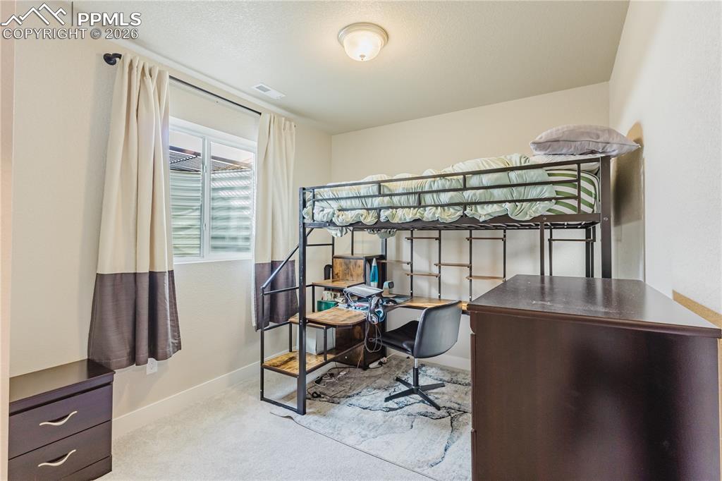 Image 35 of 43: Bedroom