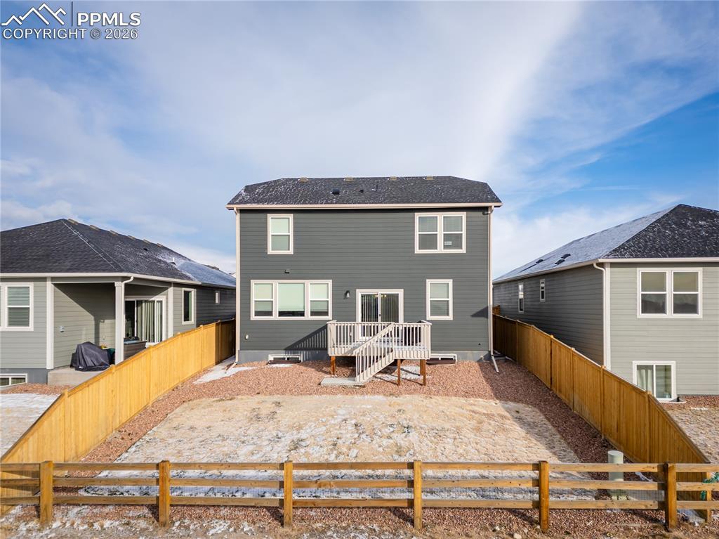 Image 40 of 43: Back of Structure