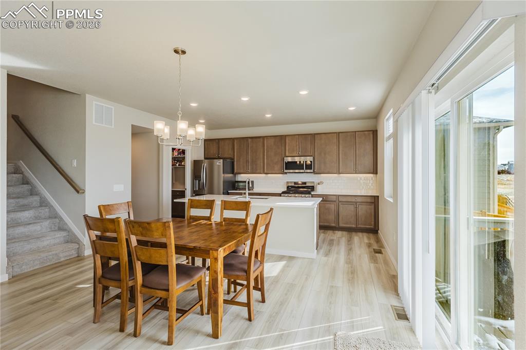 Image 5 of 43: Dining Area
