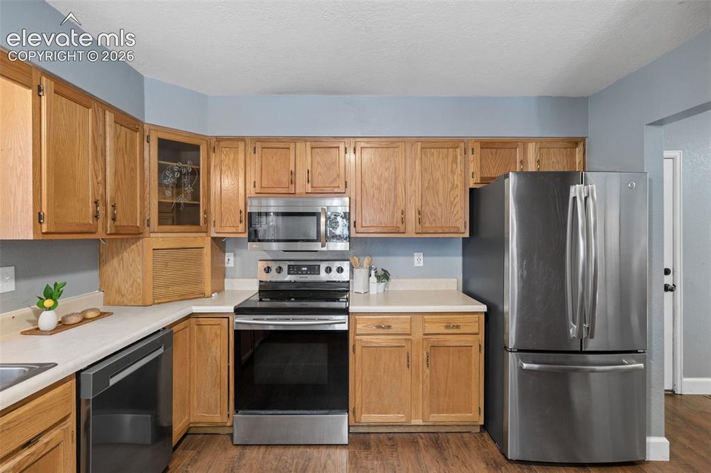 Image 12 of 36: Kitchen