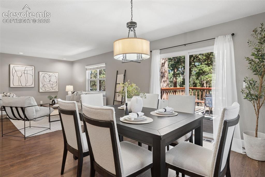 Image 15 of 36: Dining Area