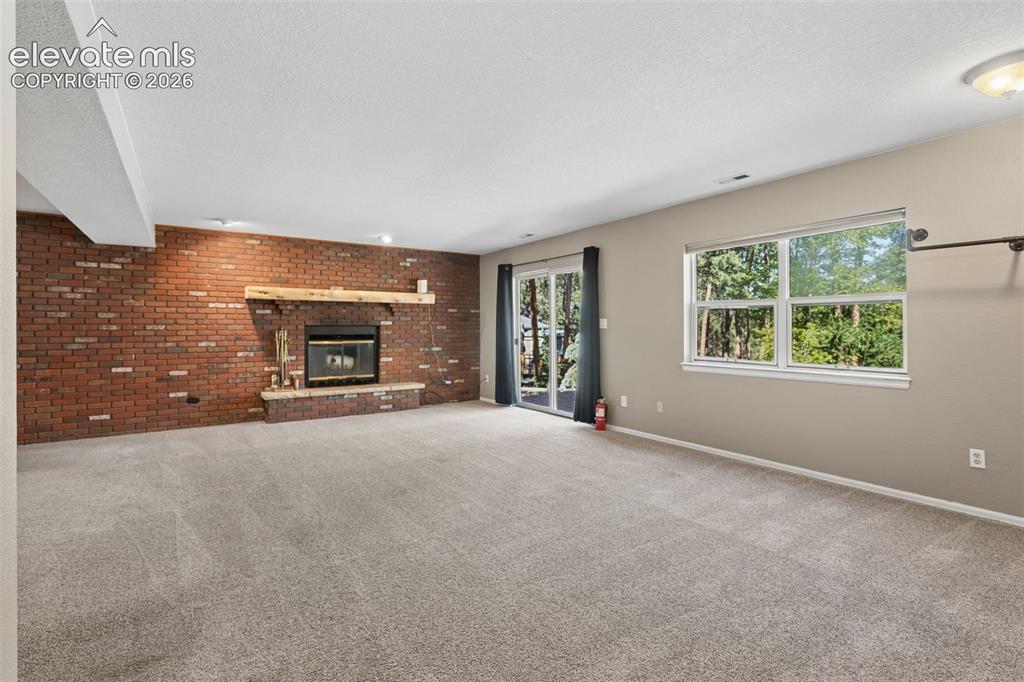Image 16 of 36: Living Room