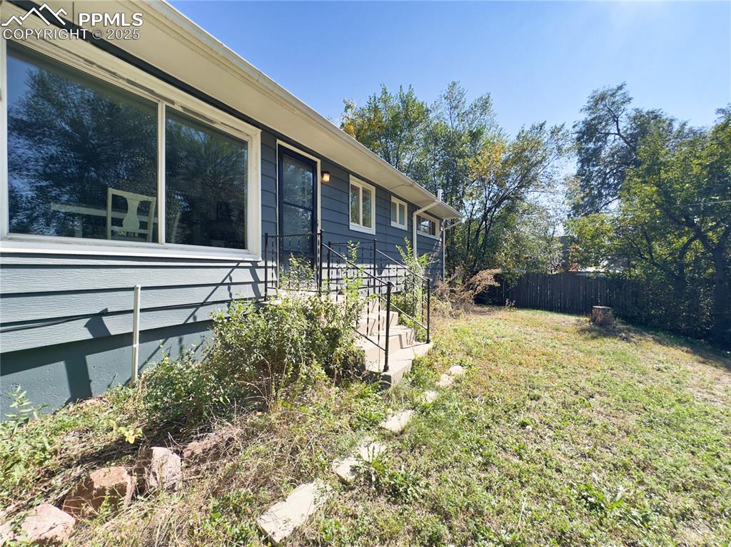 Image 24 of 24: Yard