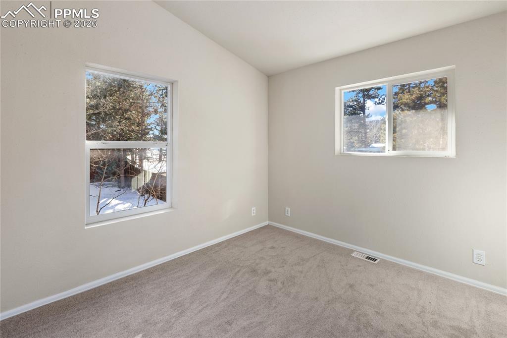 Image 34 of 37: Bdrm #3