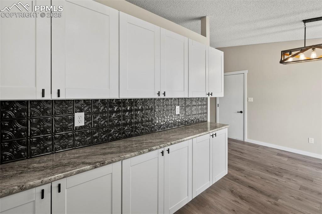 Image 10 of 38: Kitchen