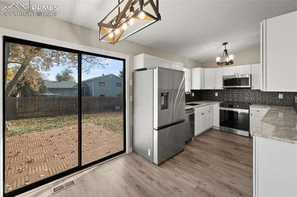 Image 6 of 38: Dining Area