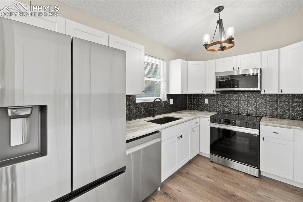 Image 8 of 38: Kitchen