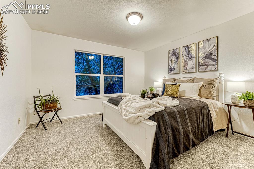 Image 20 of 50: Bedroom