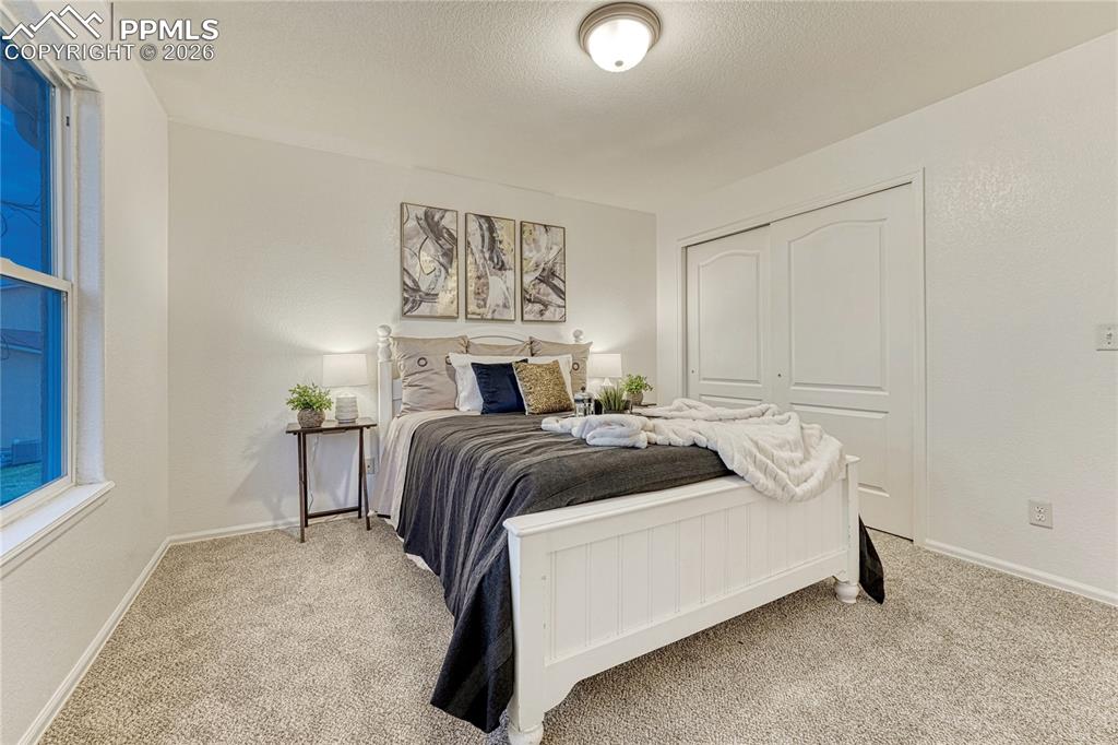 Image 22 of 50: Bedroom