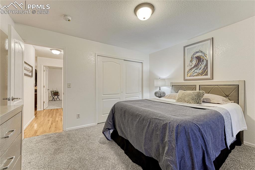 Image 27 of 50: Bedroom