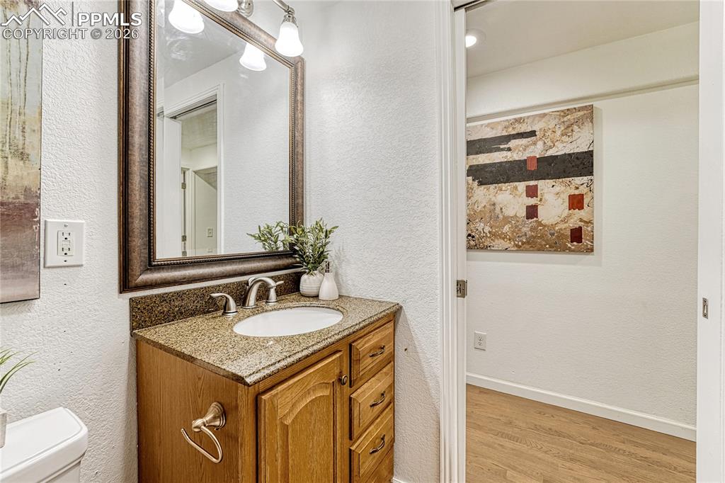 Image 40 of 50: Bathroom