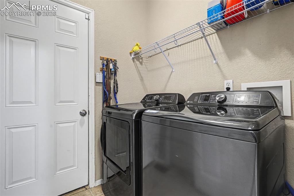 Image 13 of 40: Laundry