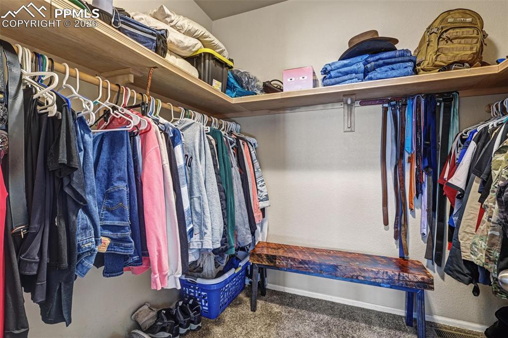 Image 18 of 40: Closet