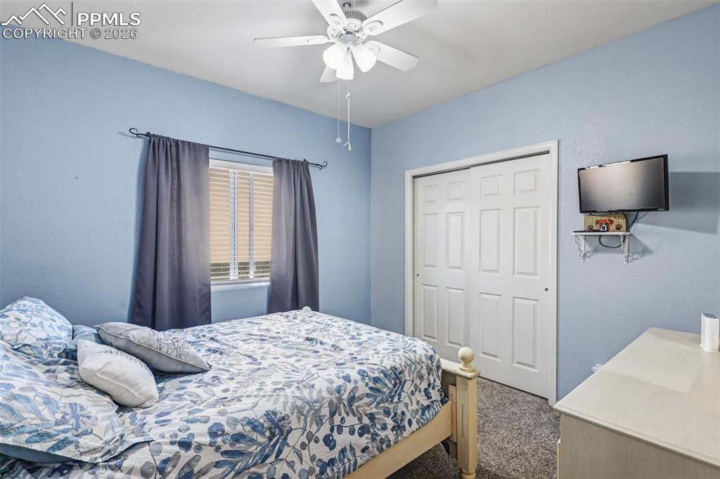 Image 24 of 40: Bedroom