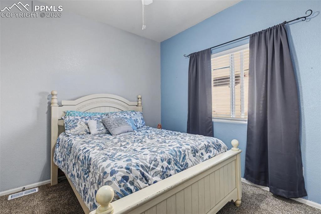 Image 25 of 40: Bedroom