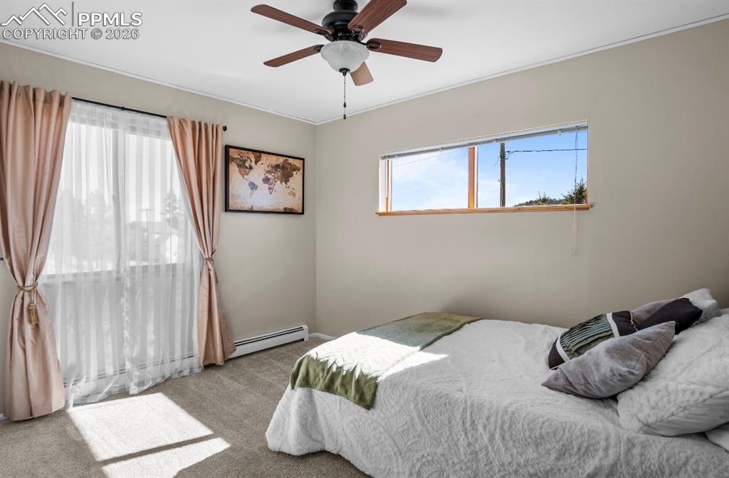 Image 14 of 27: Living Room