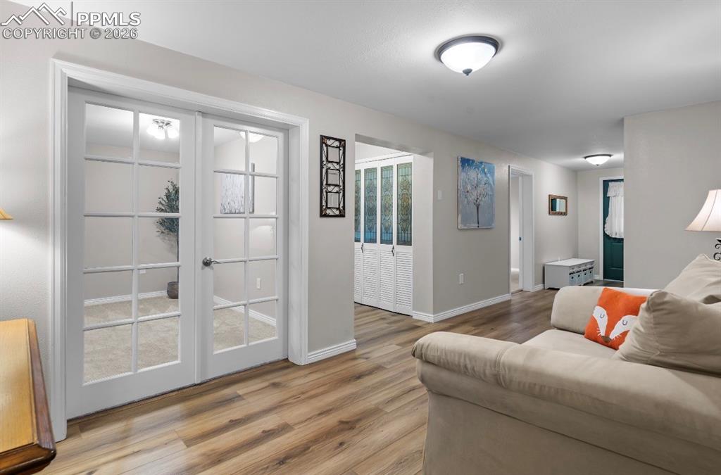 Image 15 of 27: Living Room