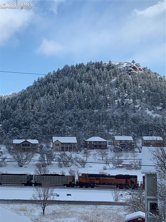 Image 40 of 48: View to west from deck
