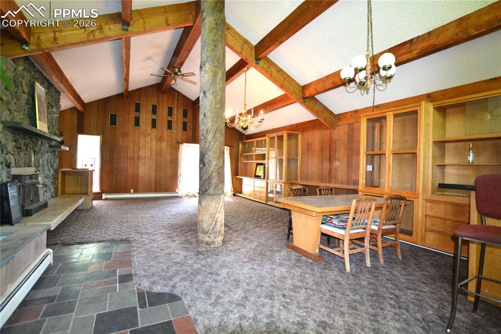 Image 14 of 50: Kitchen