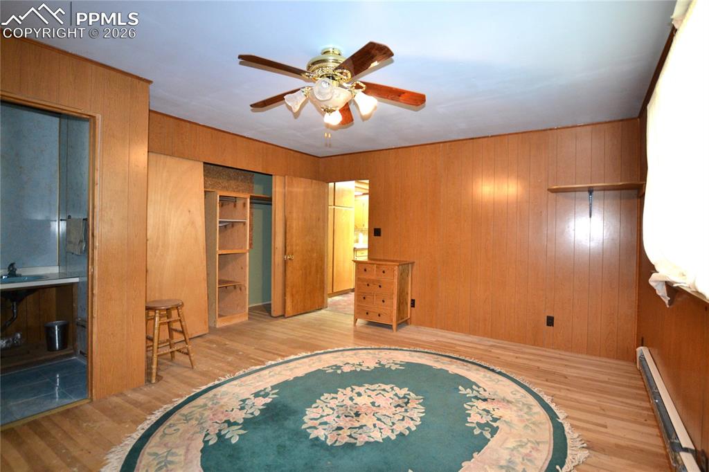 Image 22 of 50: Bedroom