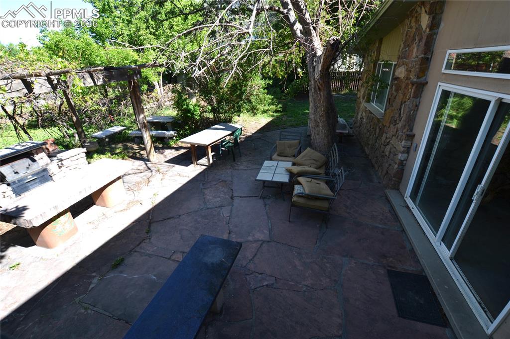 Image 33 of 50: Patio