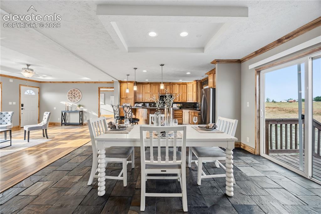Image 15 of 49: Dining Area