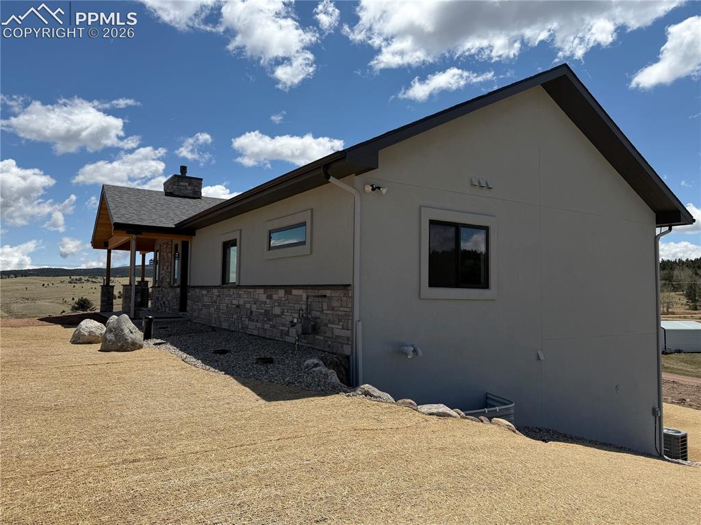 Image 8 of 40: Back of Structure