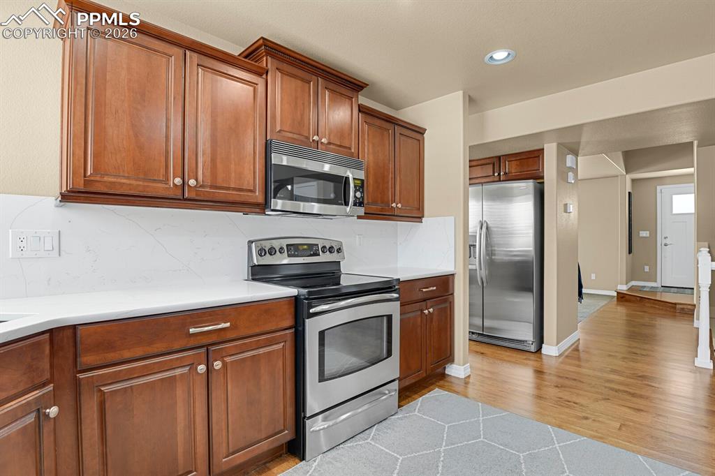 Image 15 of 50: Kitchen