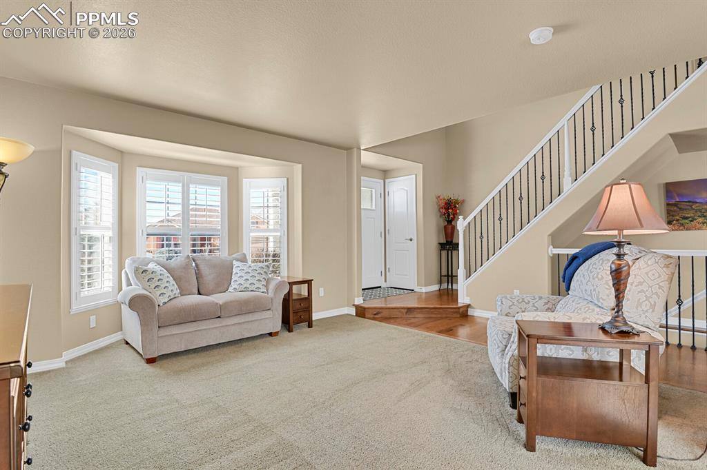 Image 8 of 50: Living Room