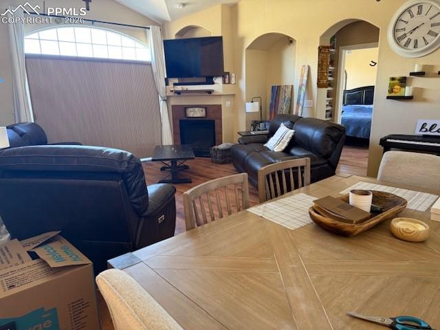 Image 3 of 9: Living Room