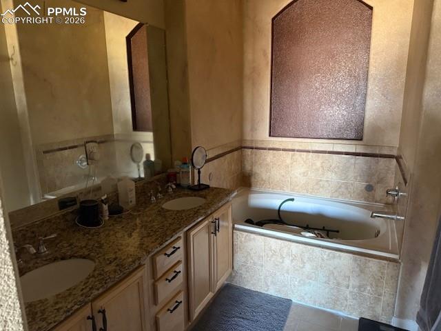 Image 8 of 9: Bathroom