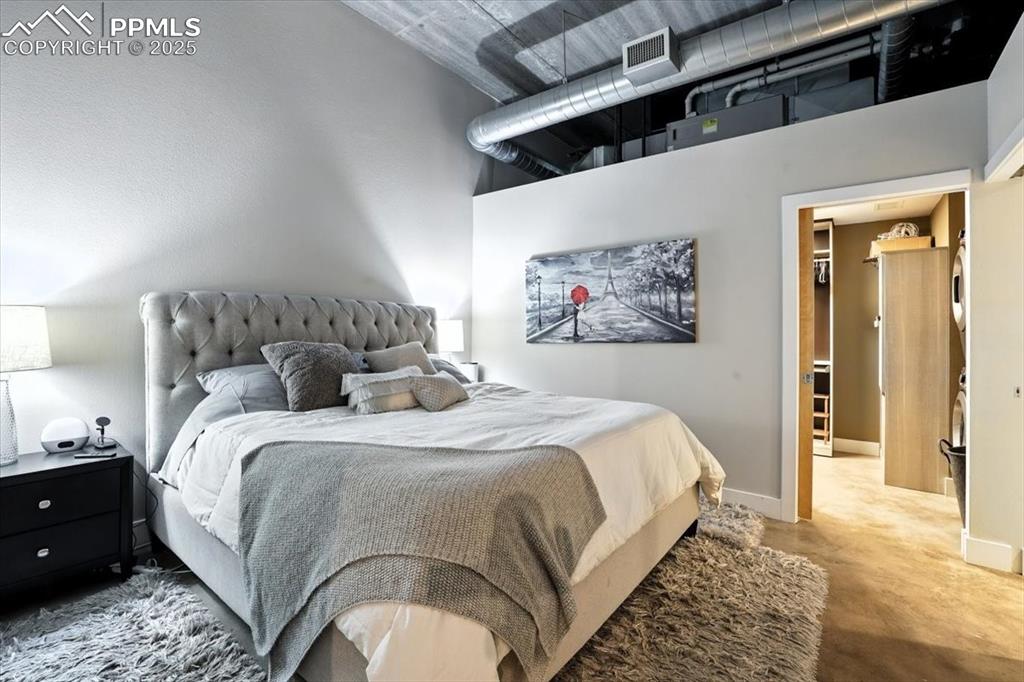 Image 12 of 29: Bedroom