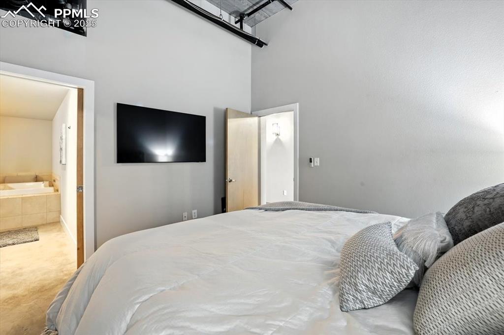 Image 14 of 29: Bedroom