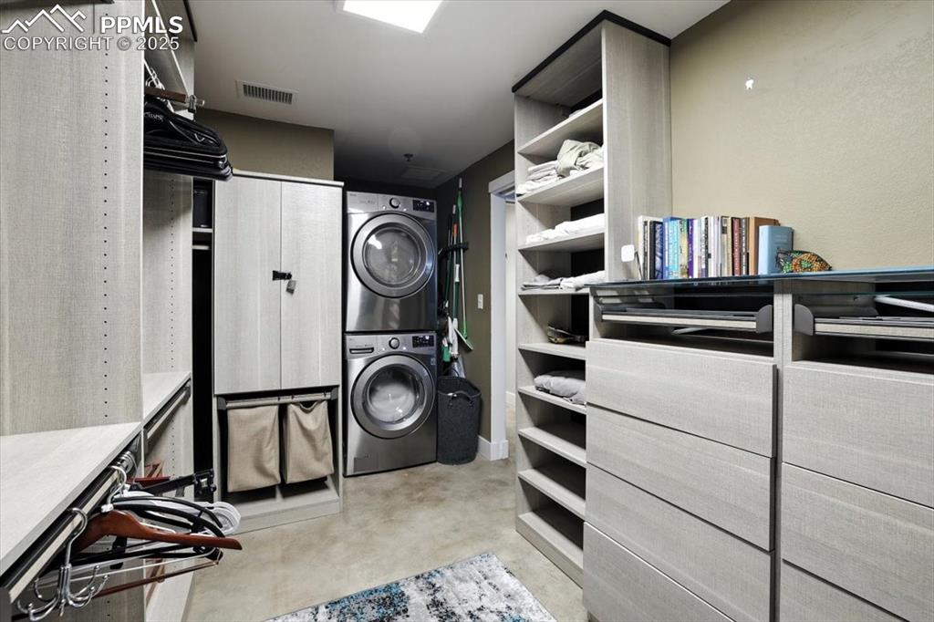 Image 15 of 29: Laundry