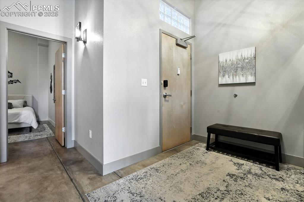 Image 19 of 29: Entry