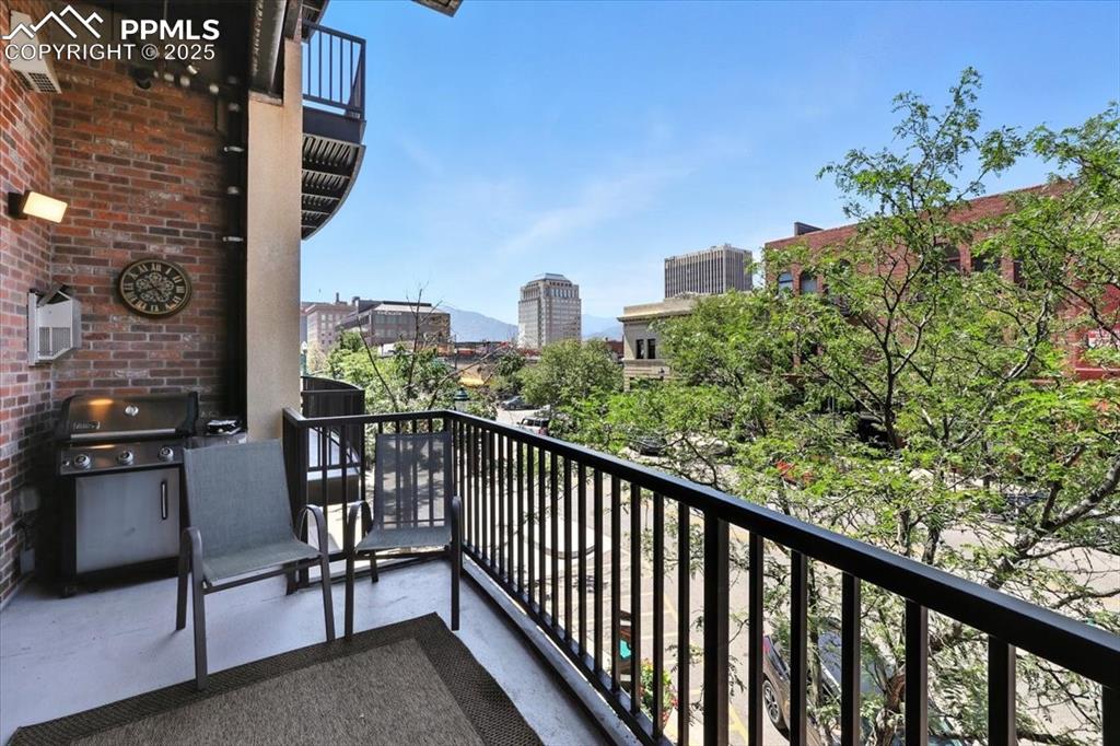 Image 28 of 29: Balcony