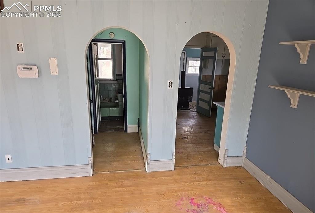 Image 24 of 47: Living Room