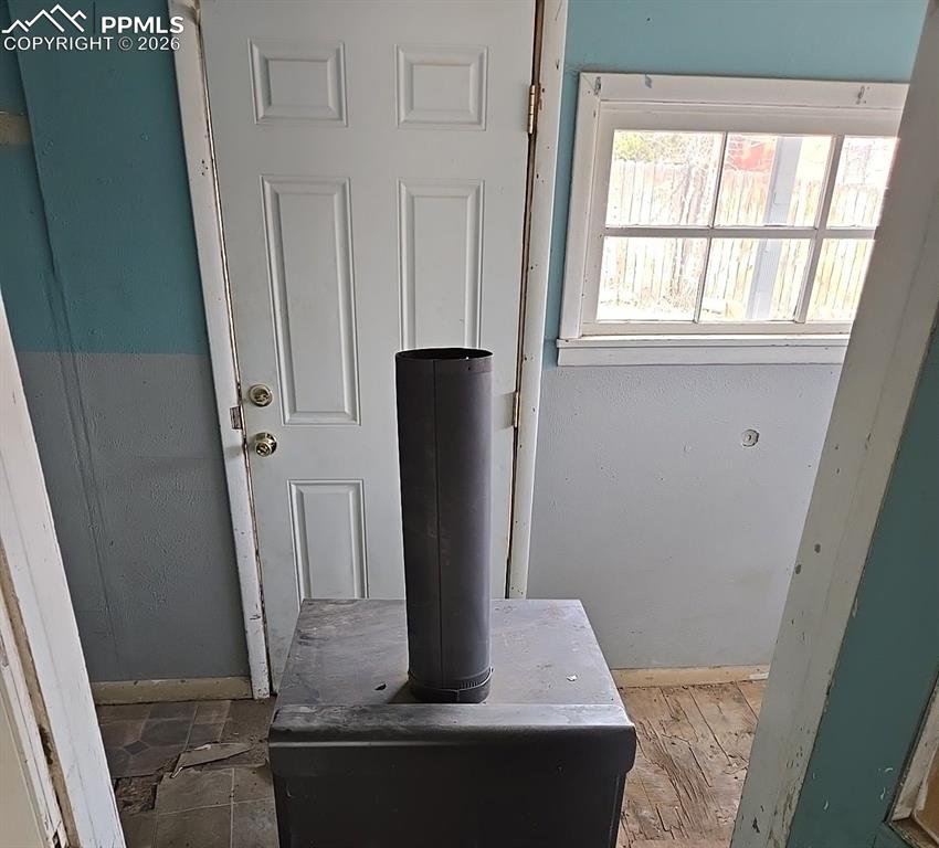 Image 37 of 47: Kitchen