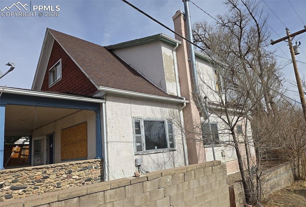 Image 8 of 47: Side of Structure