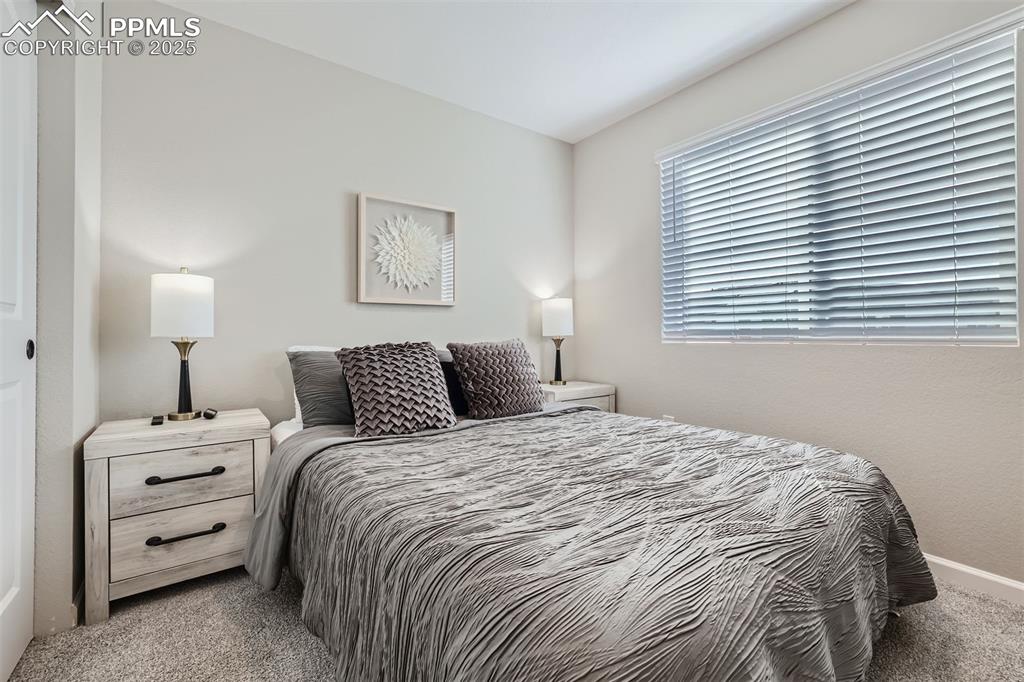 Image 12 of 16: Bedroom