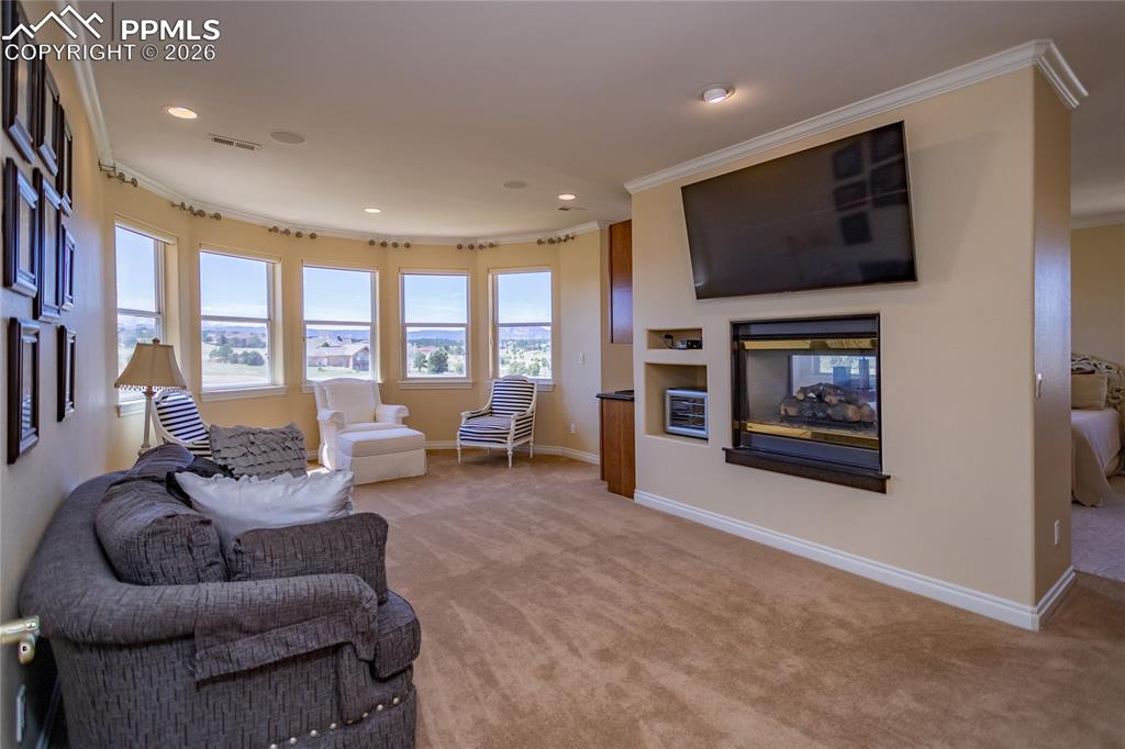 Image 22 of 50: Master Bedroom