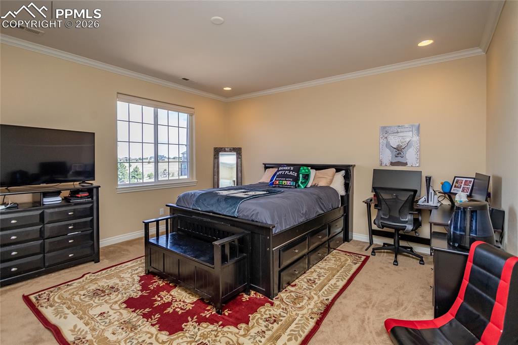 Image 29 of 50: Bedroom