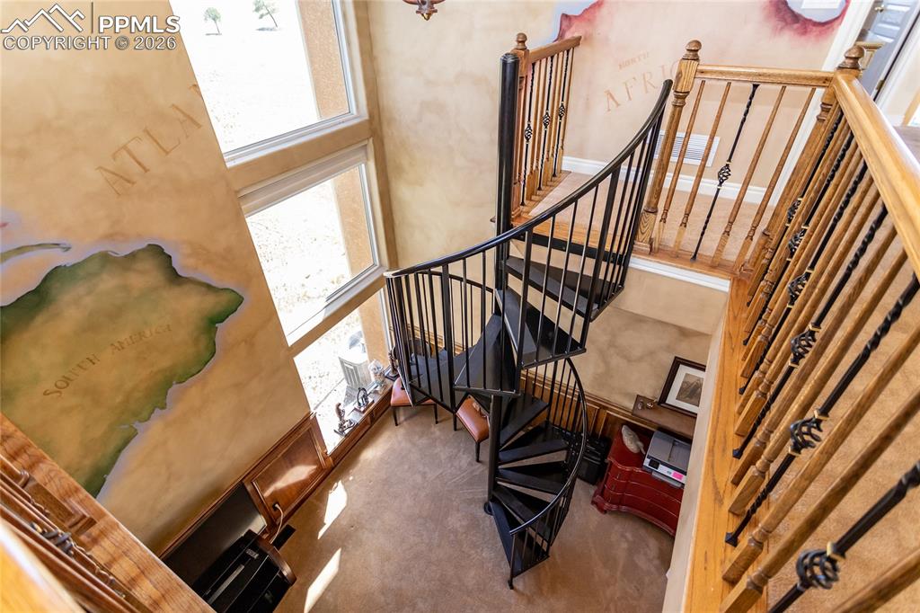 Image 36 of 50: Stairs